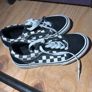 Kids vans size 1 youth great condition